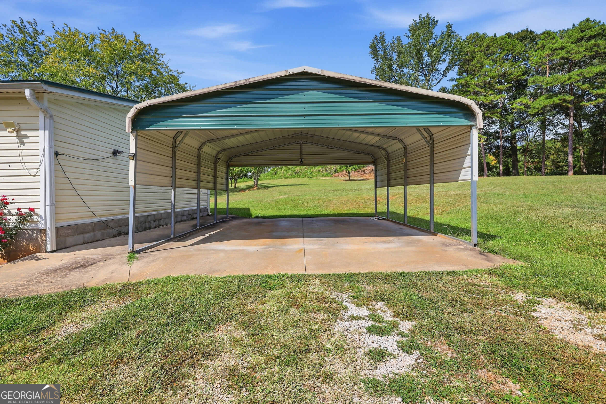 217 Combs Avenue Martin GA 30557