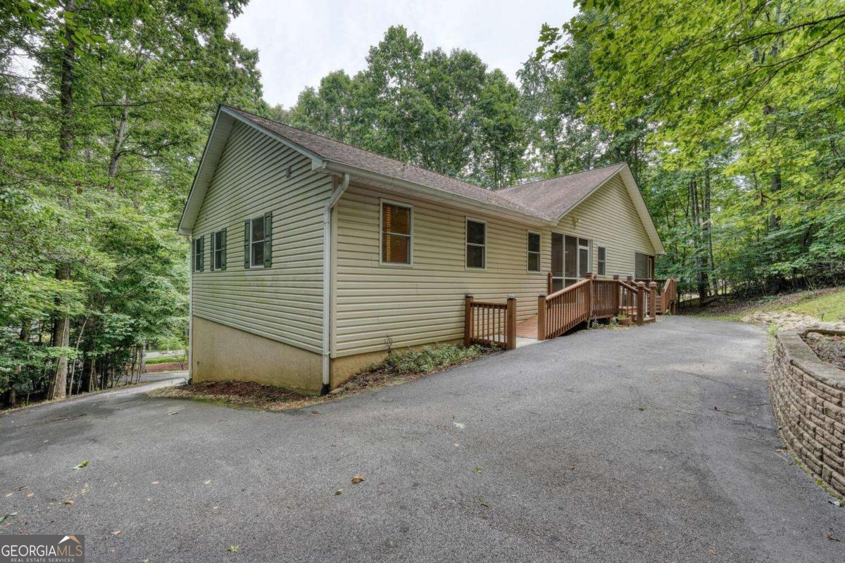 2087 Wood Lake Lane Young Harris GA 30582