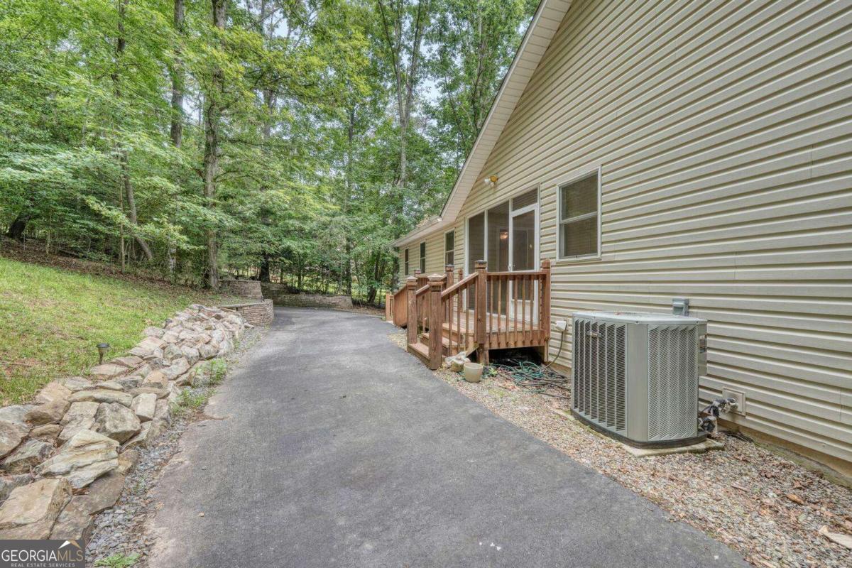 2087 Wood Lake Lane Young Harris GA 30582