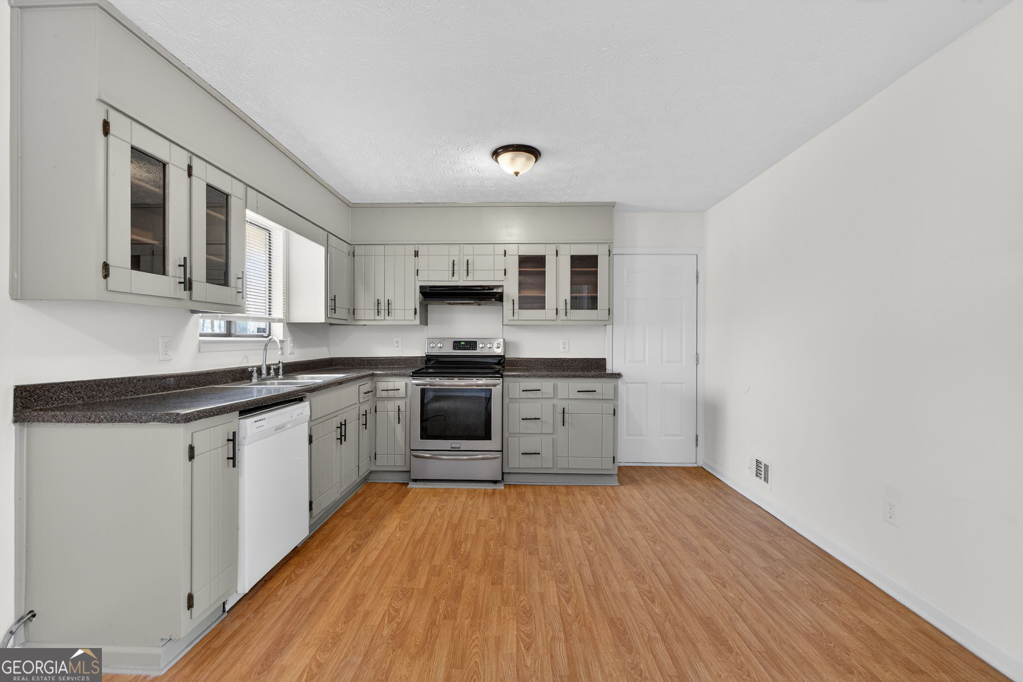 2540 Hartford Drive Ellenwood GA 30294