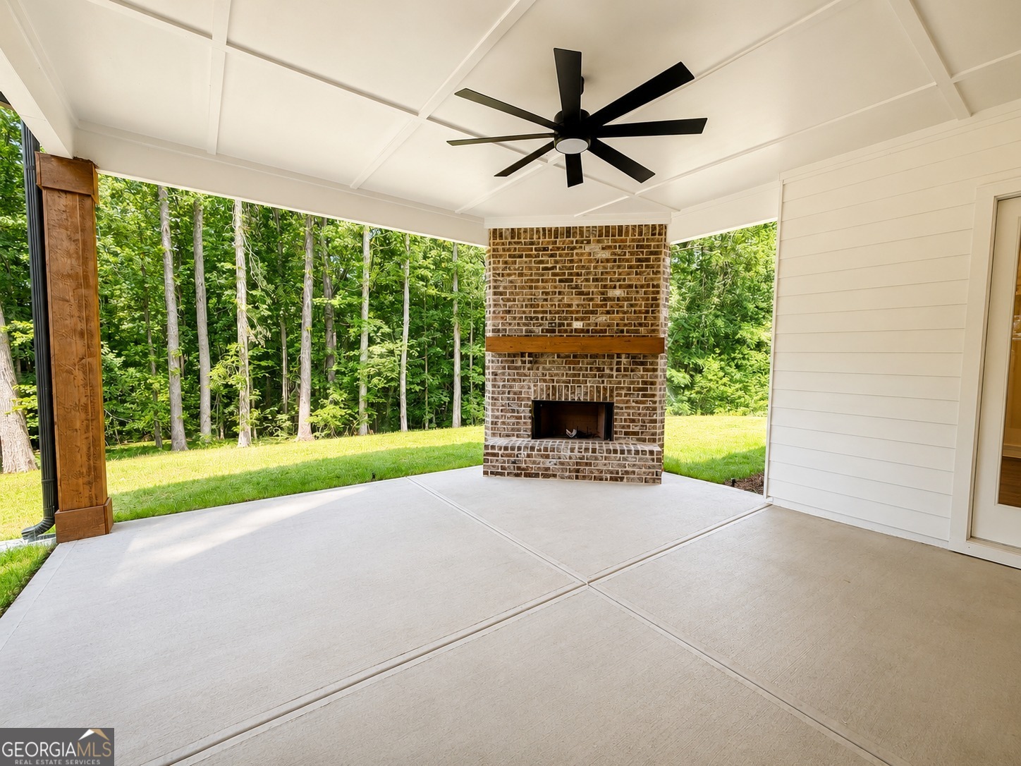 91 Lenten Rose Lane Pendergrass GA 30567