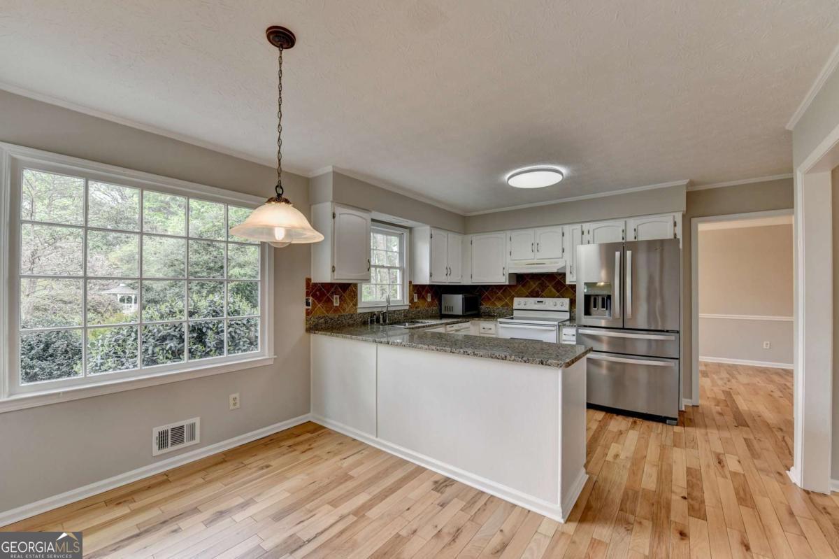 2451 Meadowglen Trail Snellville GA 30078