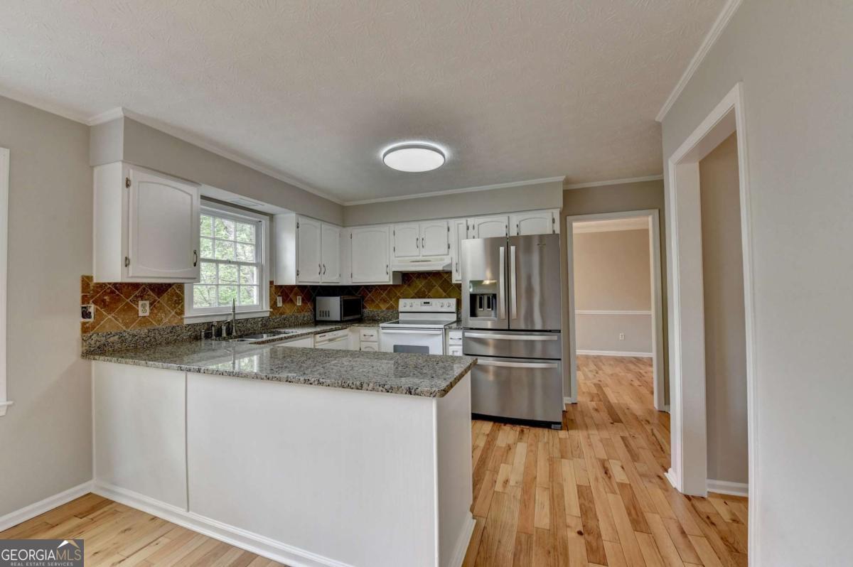 2451 Meadowglen Trail Snellville GA 30078