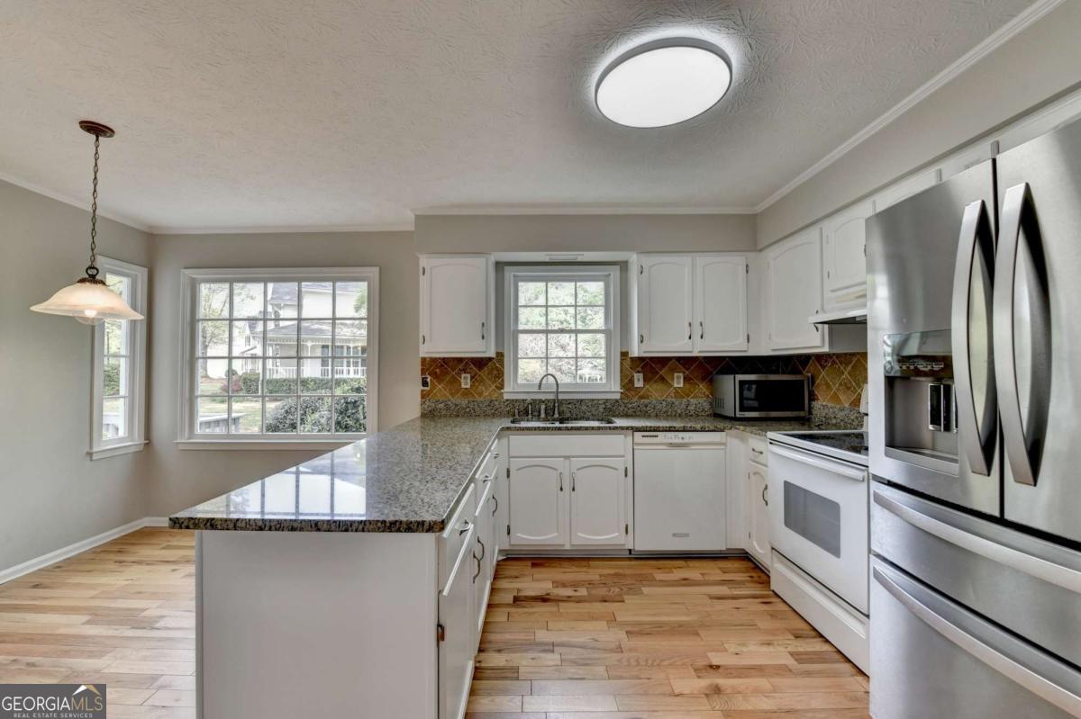 2451 Meadowglen Trail Snellville GA 30078