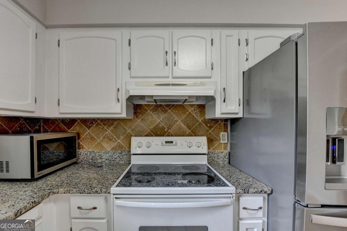 2451 Meadowglen Trail Snellville GA 30078