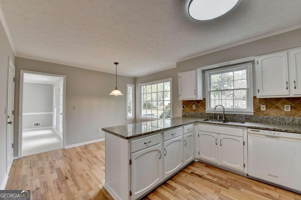 2451 Meadowglen Trail Snellville GA 30078