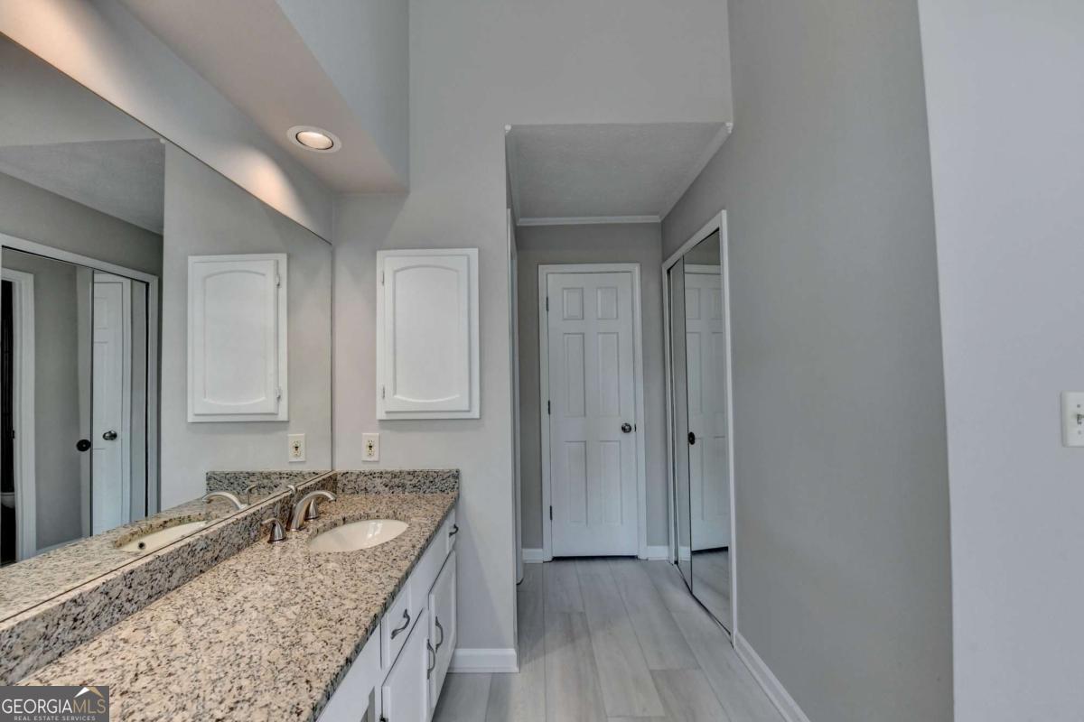 2451 Meadowglen Trail Snellville GA 30078