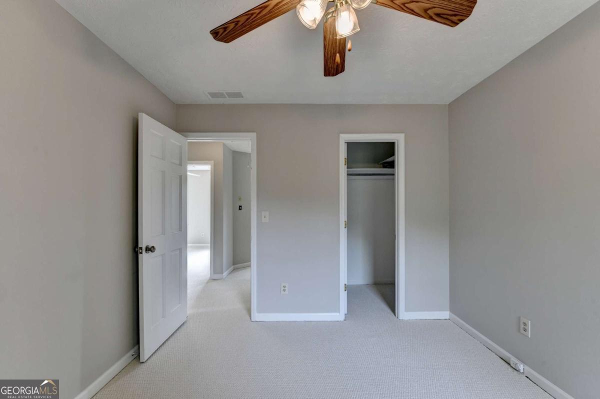 2451 Meadowglen Trail Snellville GA 30078