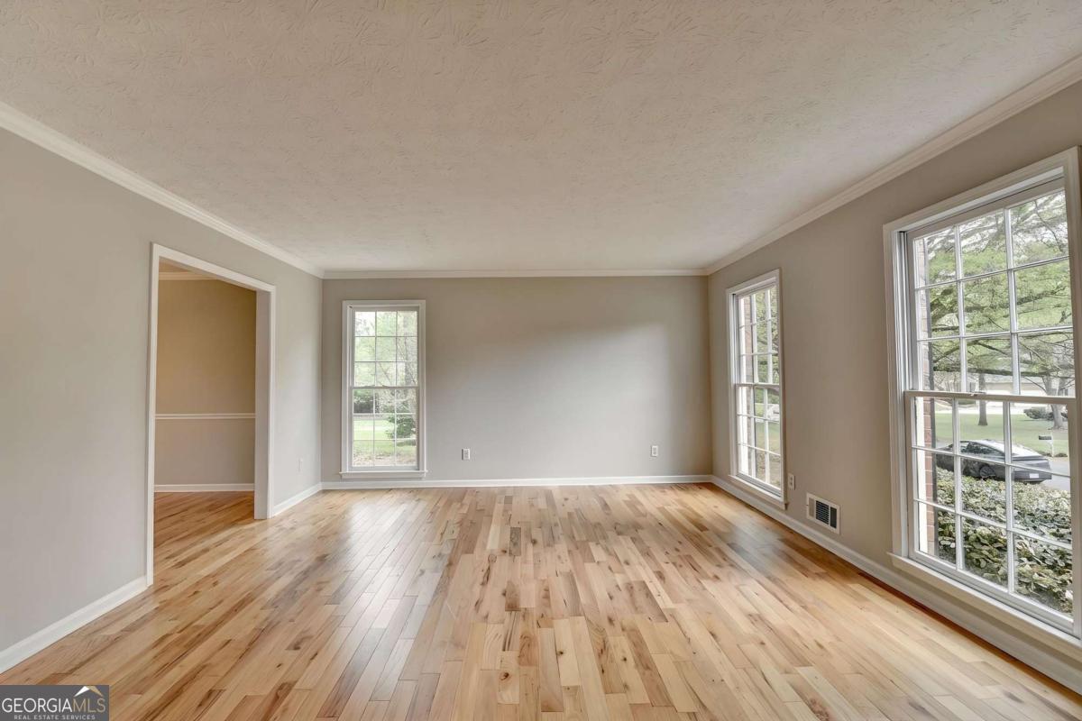 2451 Meadowglen Trail Snellville GA 30078