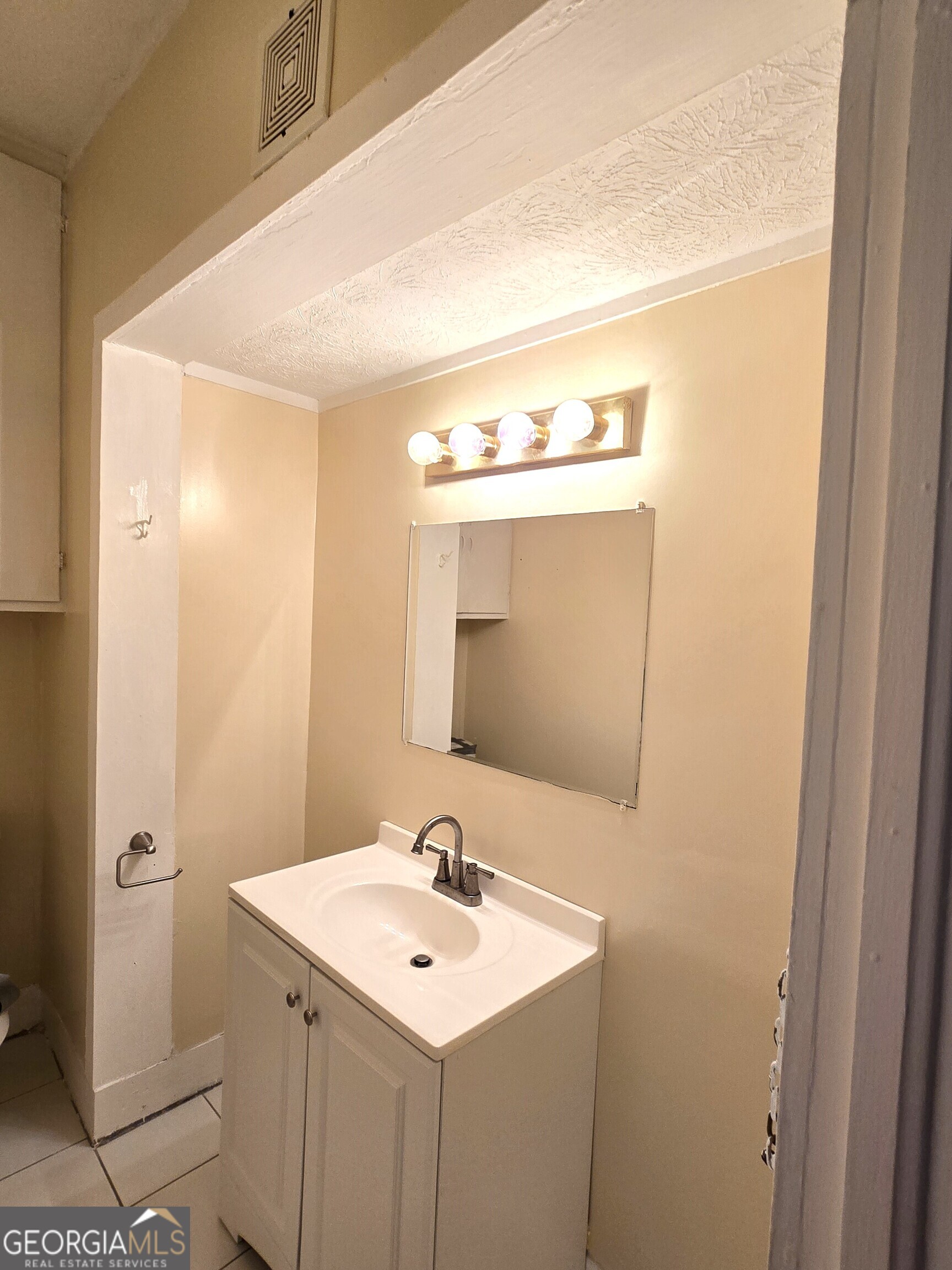 35 Cheatham Street Wadley GA 30477