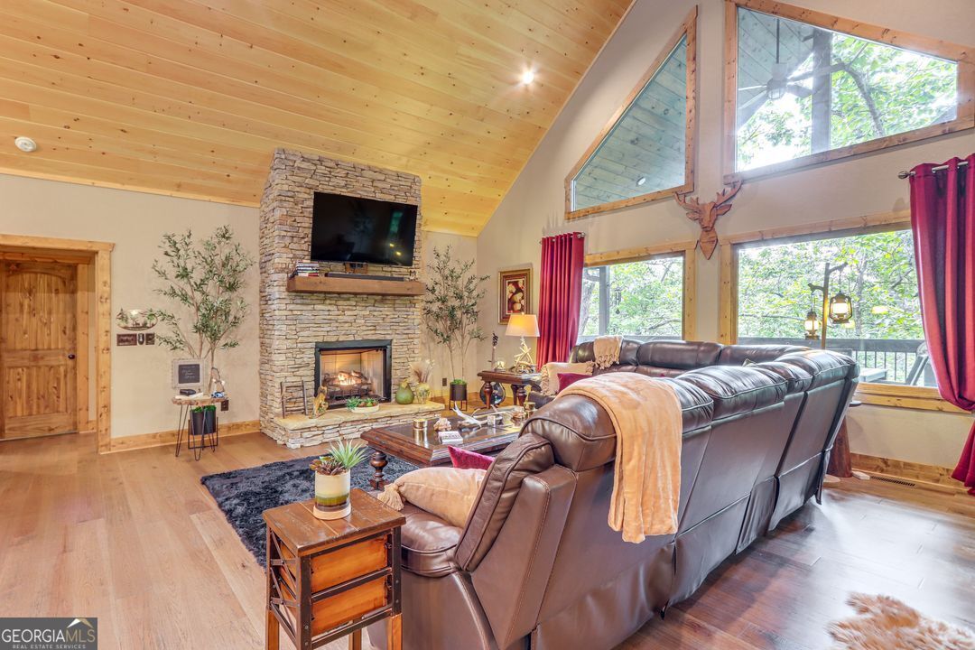 313 Muffle Court Ellijay GA 30540