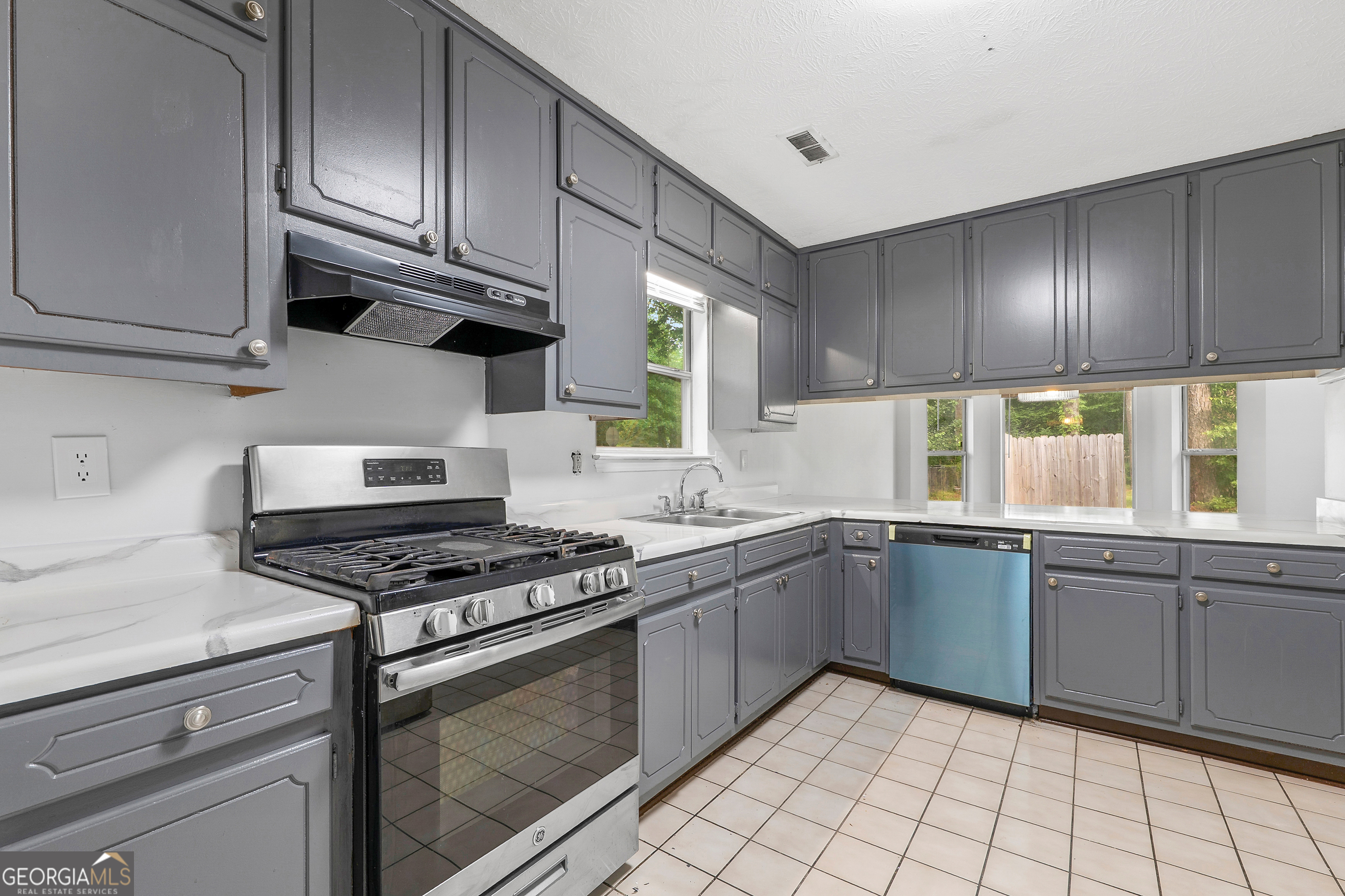 1328 Foxvale Drive Hampton GA 30228