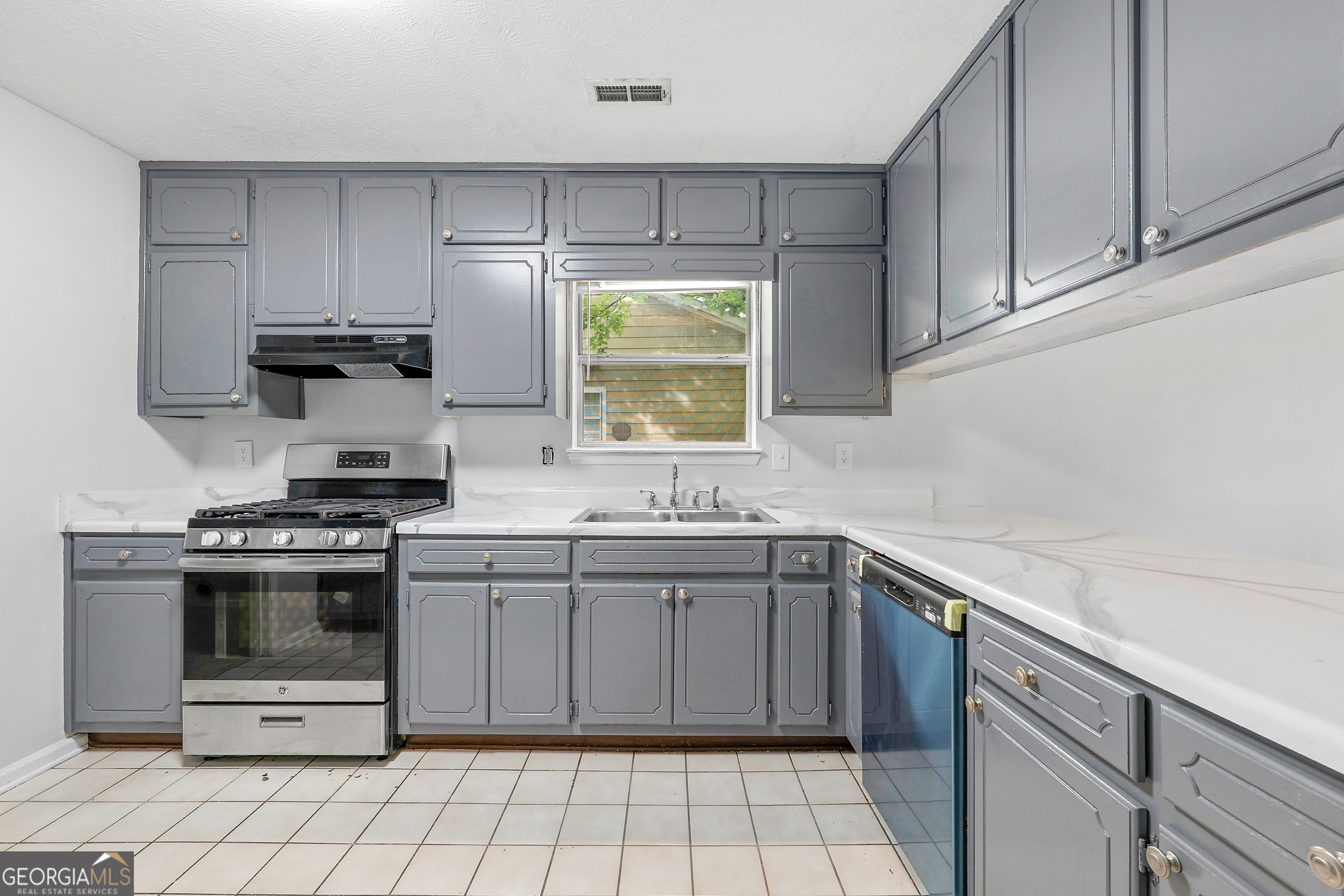 1328 Foxvale Drive Hampton GA 30228