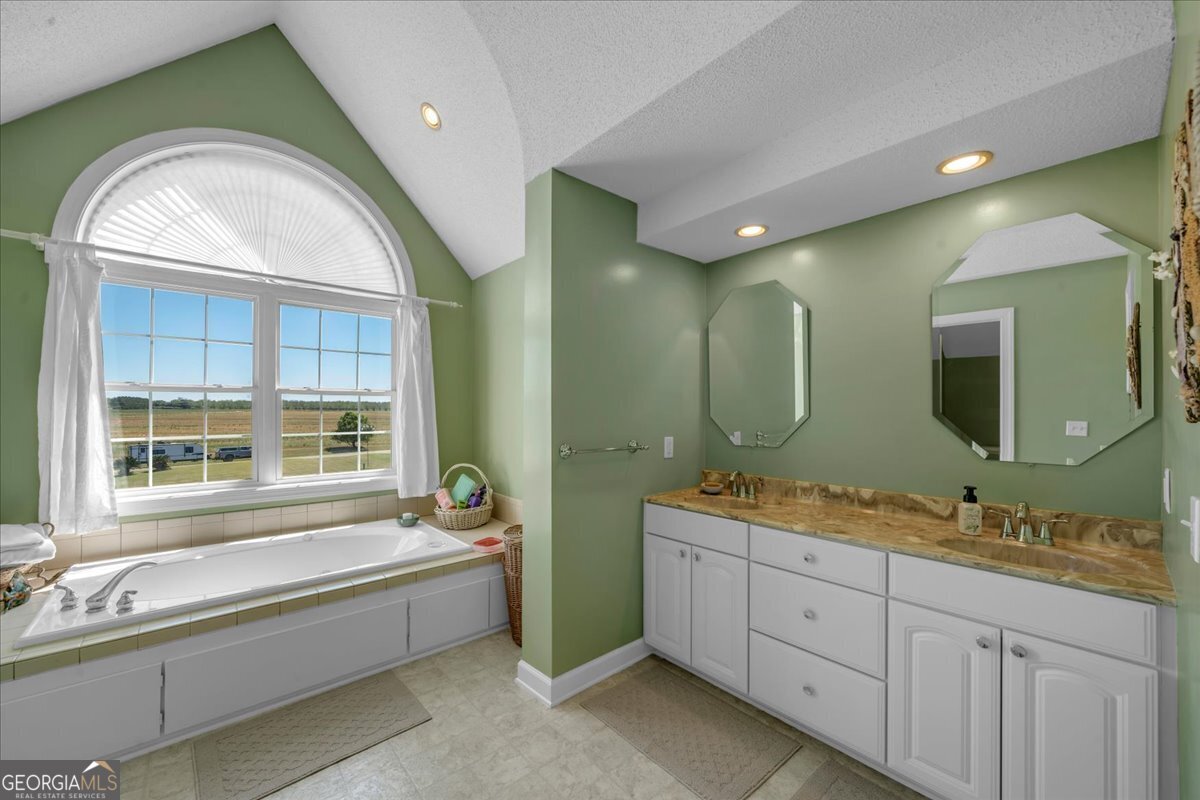 114 Waterfront Drive Cobb GA 31735