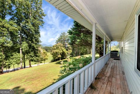 303 Jennys Cove Road Cleveland GA 30528