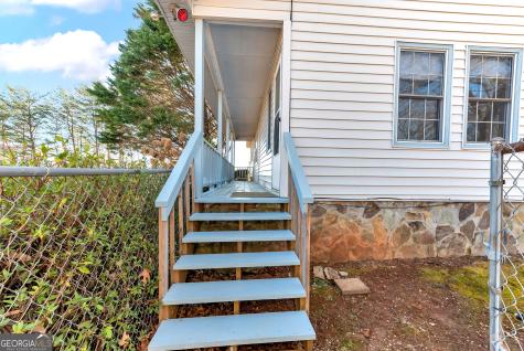303 Jennys Cove Road Cleveland GA 30528