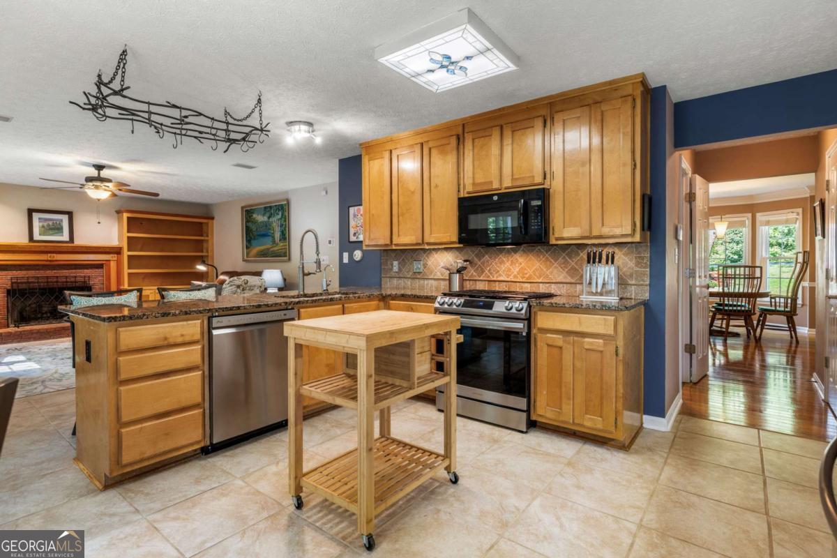 2681 Eastmont Trail Snellville GA 30039