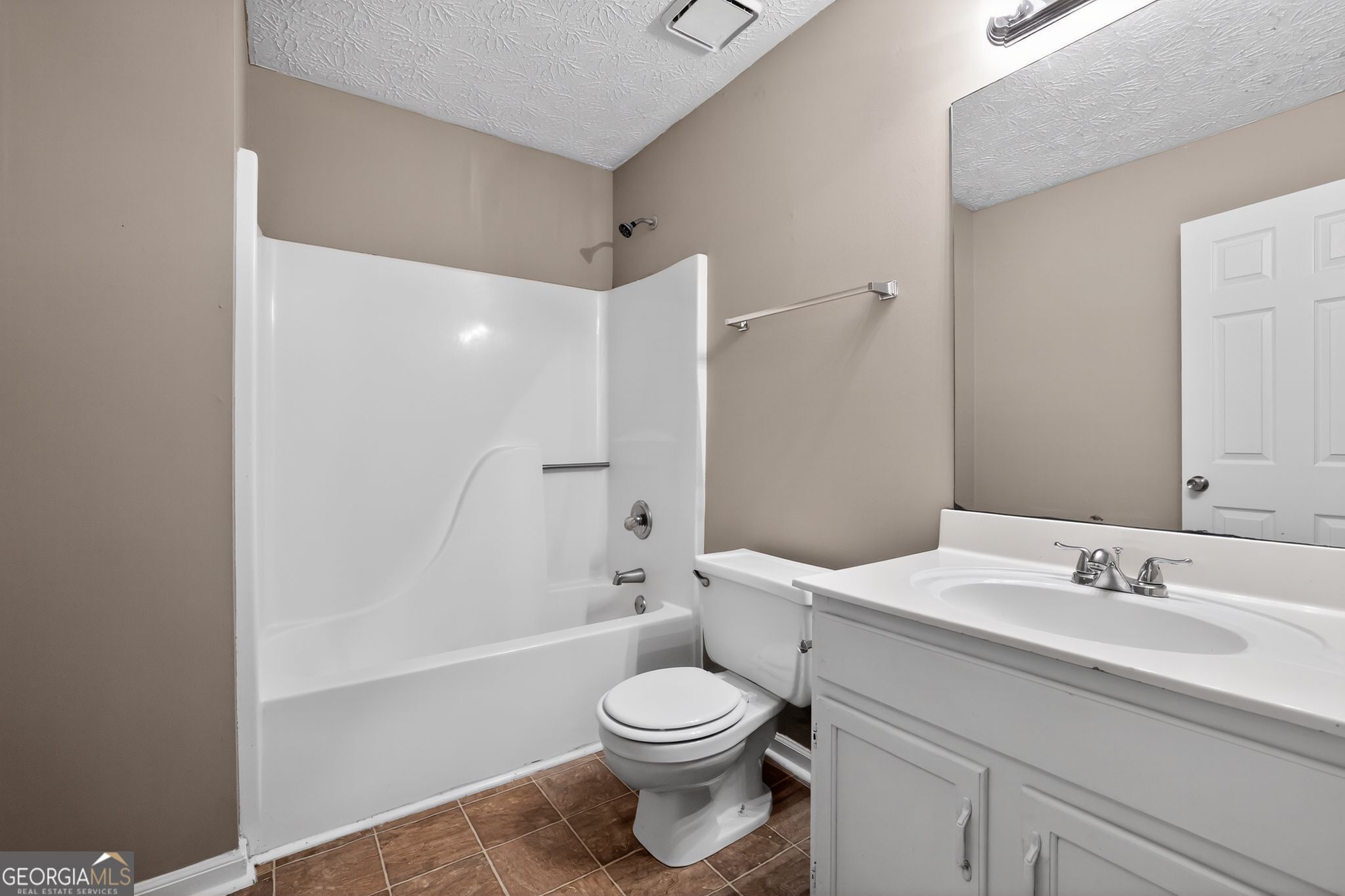 205 Pineknoll Court Ellenwood GA 30294