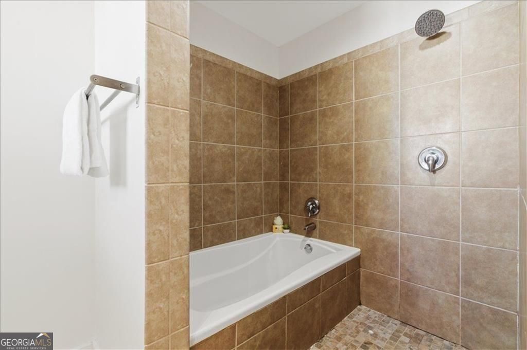 1269 Ponti Mews NW Atlanta GA 30318