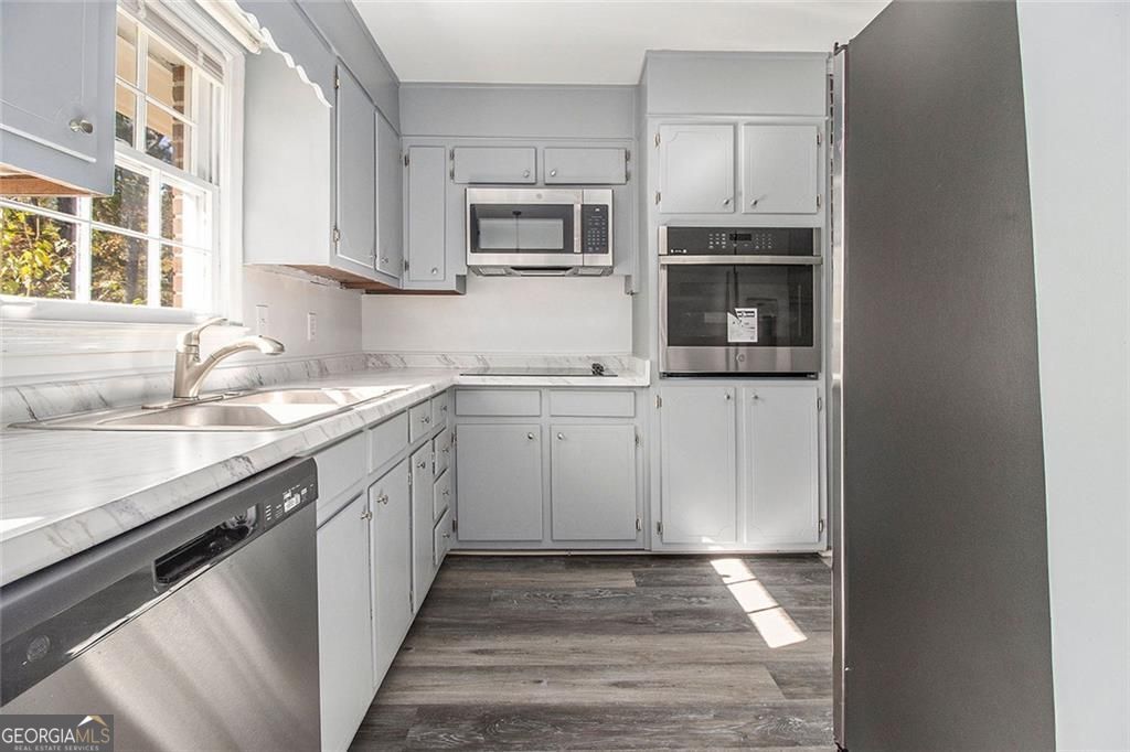 2540 Thornton Drive Atlanta GA 30349