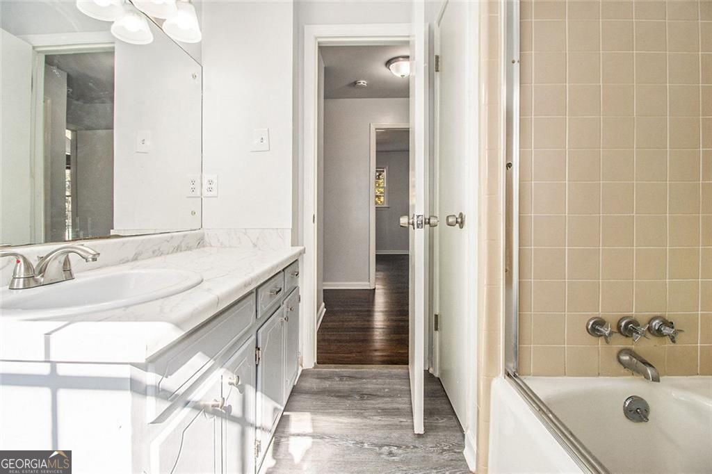 2540 Thornton Drive Atlanta GA 30349