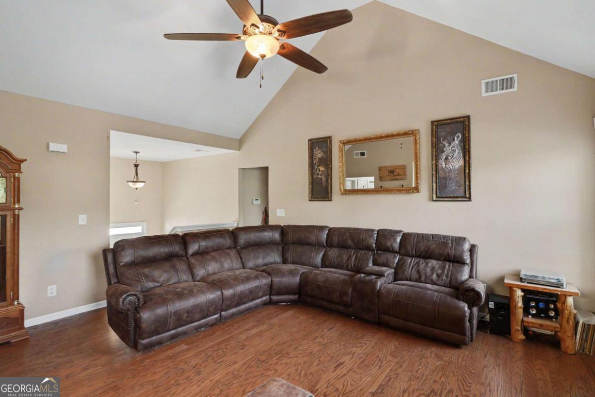 25 Redwood Drive Adairsville GA 30103