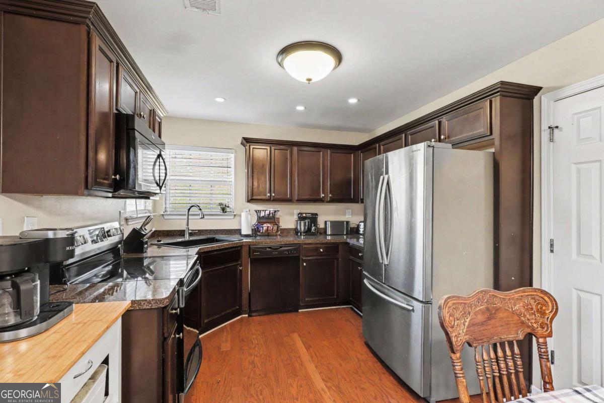 25 Redwood Drive Adairsville GA 30103