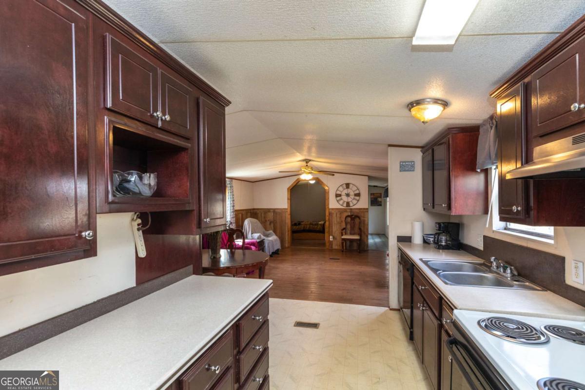 3547 Chapel Lane Blackshear GA 31516