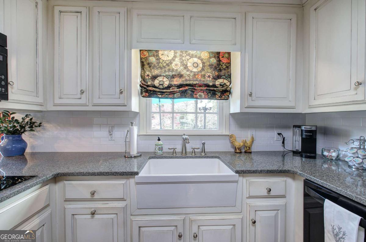 27 Walnut Drive Cartersville GA 30120