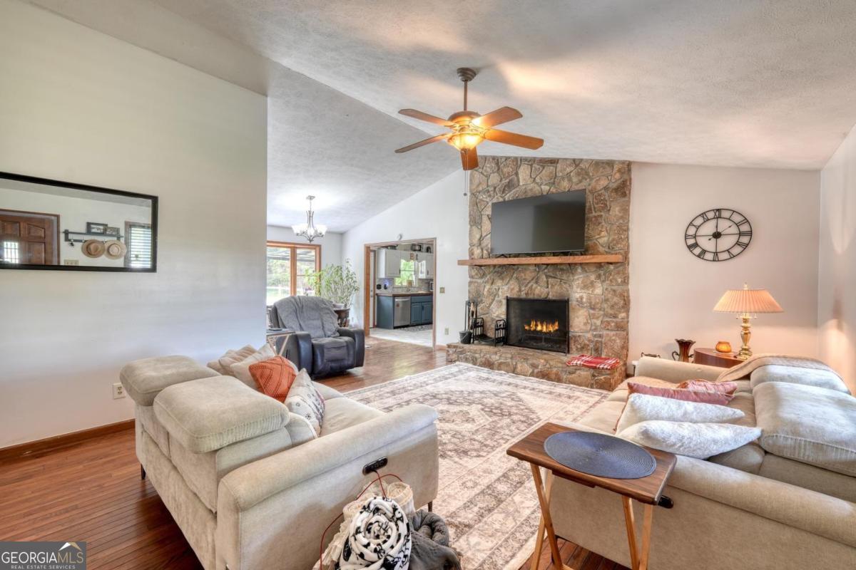 1085 W Jones Creek Road Blairsville GA 30512