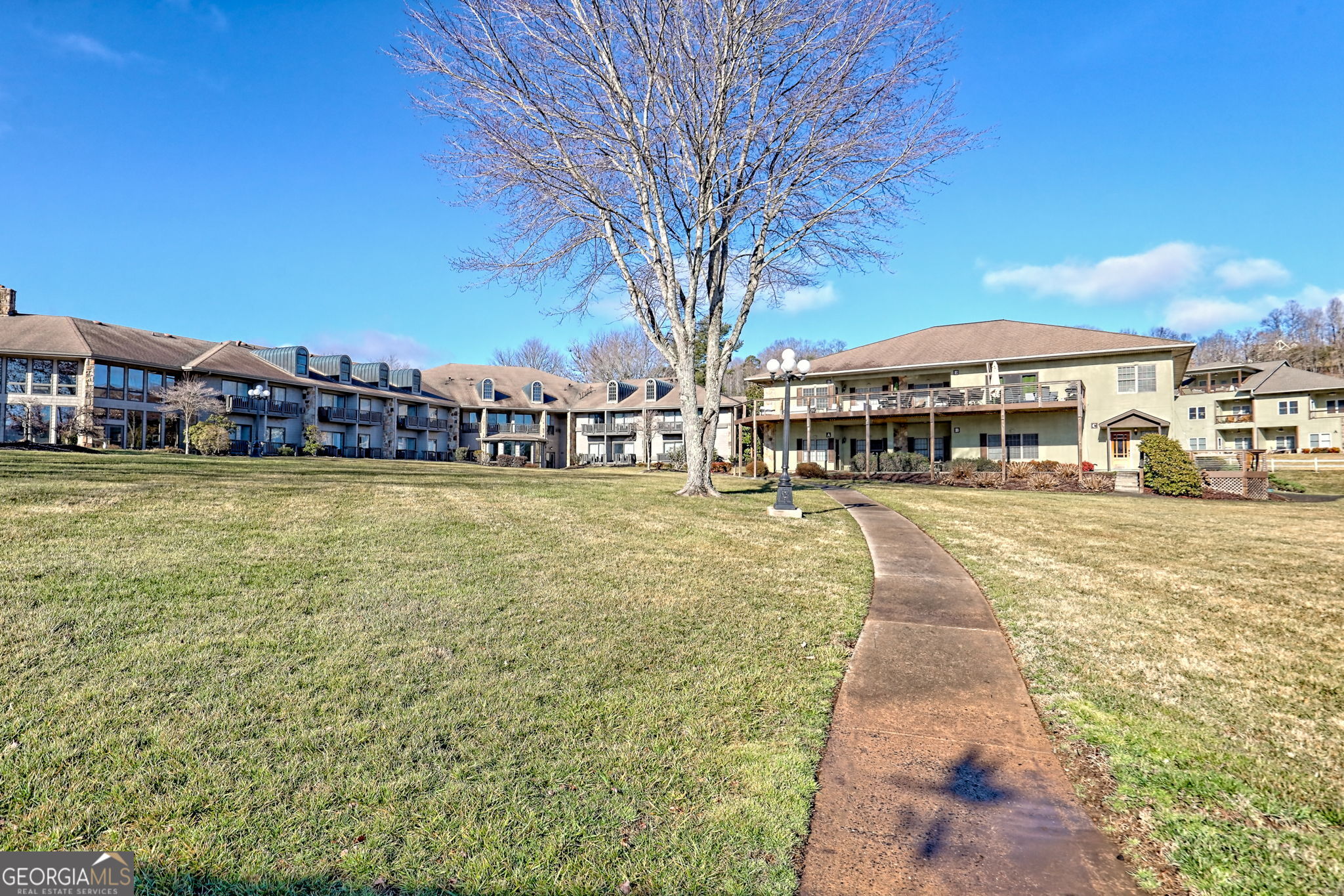 1688 Lakeview Drive Young Harris GA 30582