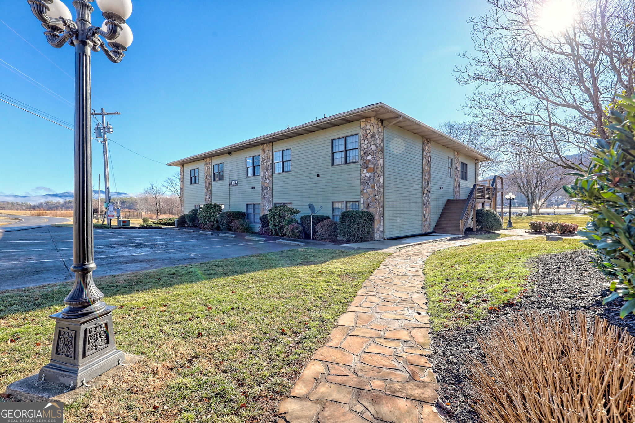 1688 Lakeview Drive Young Harris GA 30582
