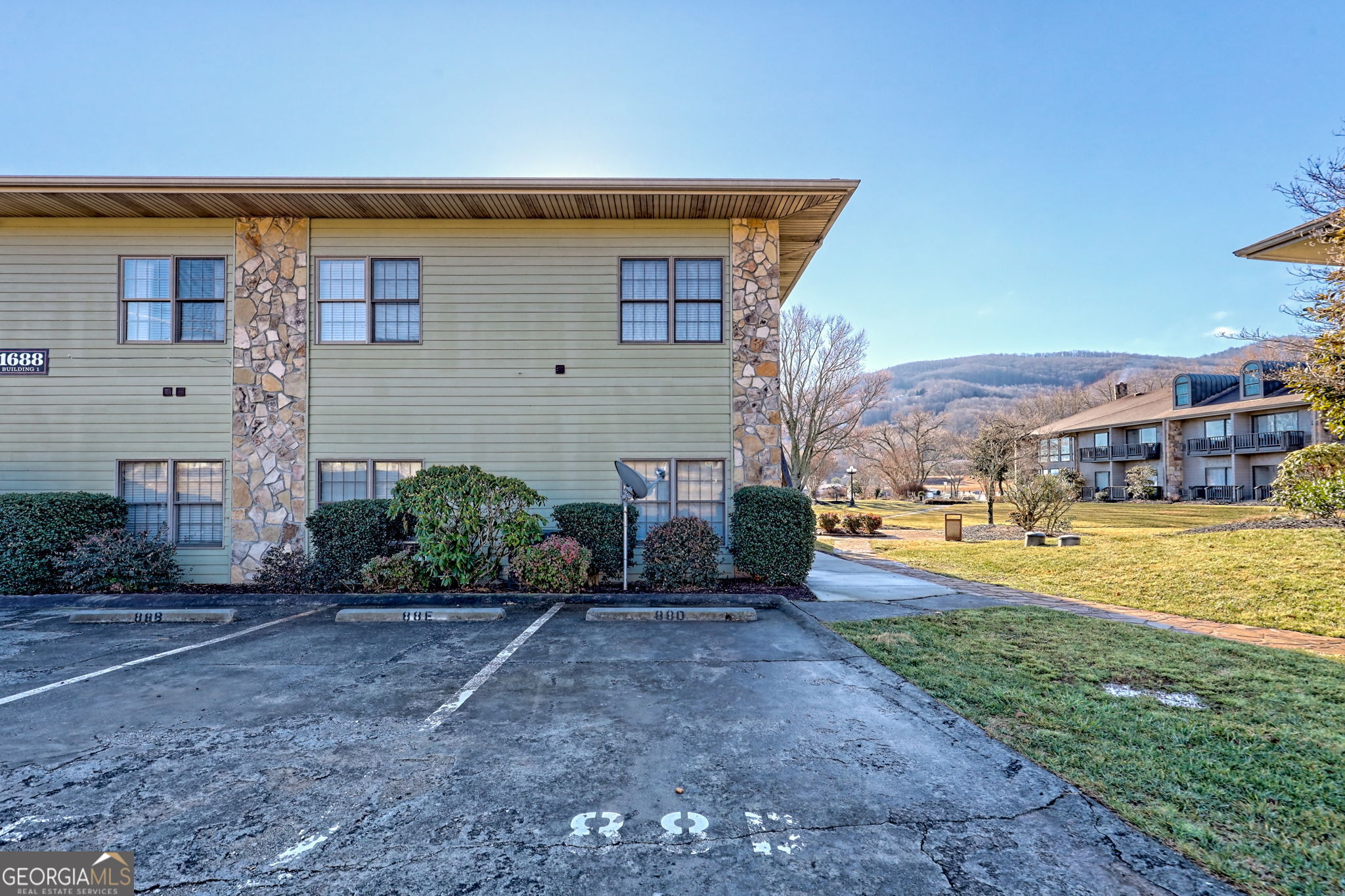 1688 Lakeview Drive Young Harris GA 30582