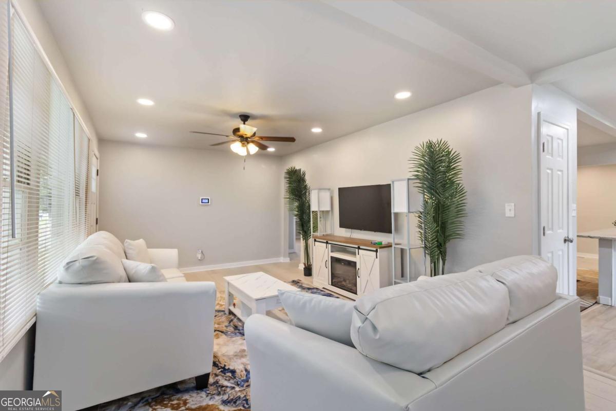 2699 Lincoln Court NW Atlanta GA 30318