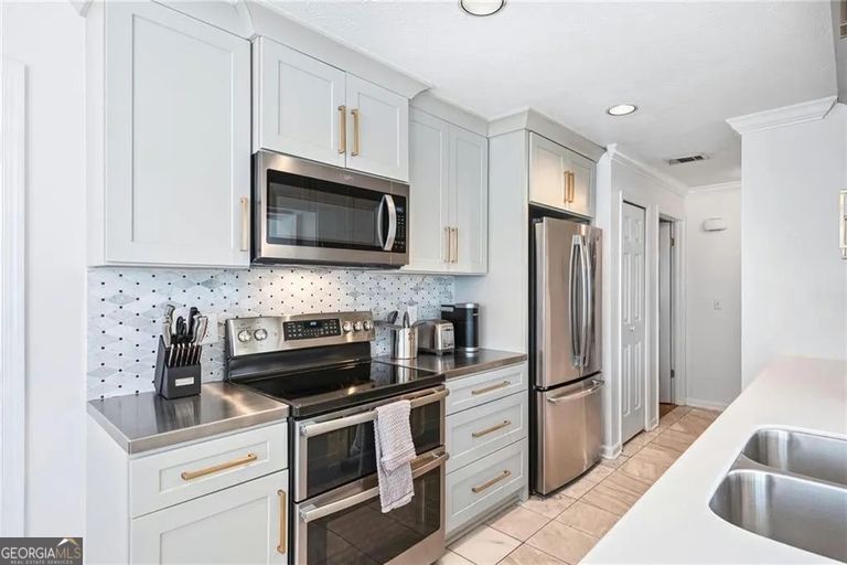 24 Saint Claire Lane NE Atlanta GA 30324