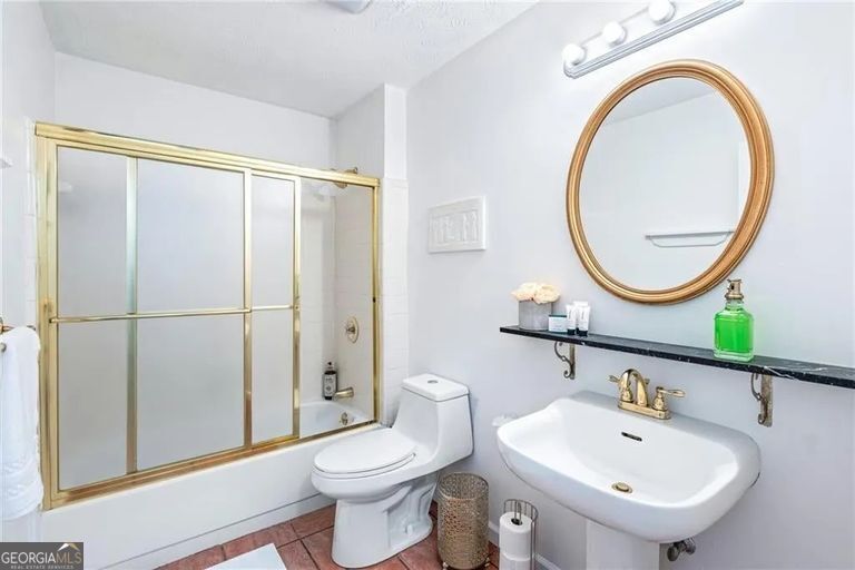 24 Saint Claire Lane NE Atlanta GA 30324