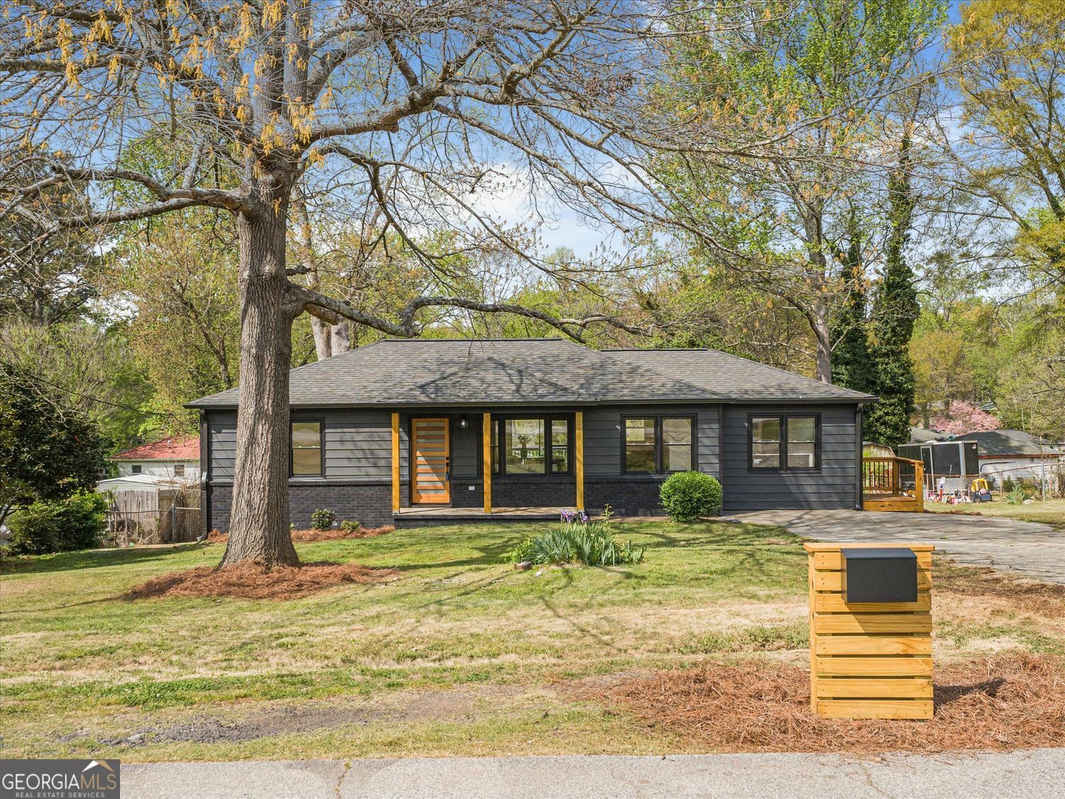 960 Pine Forest Drive Mableton GA 30126