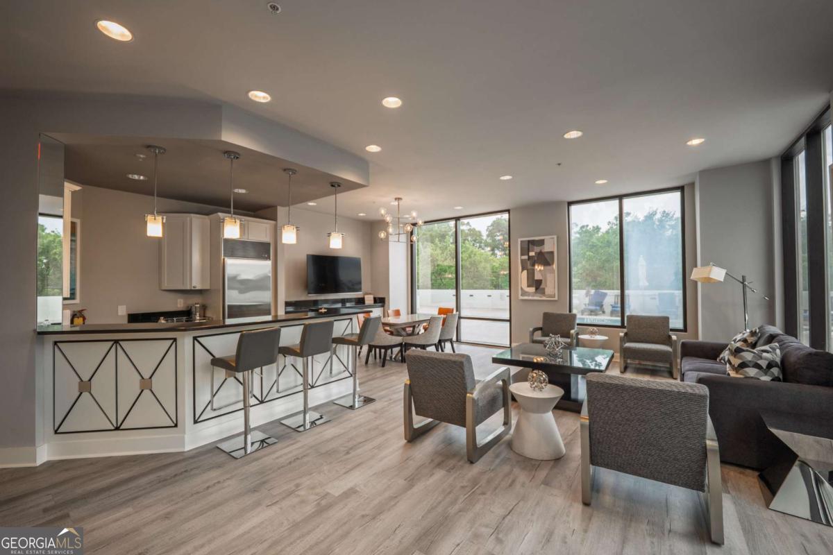 2828 Peachtree Road NW Atlanta GA 30305