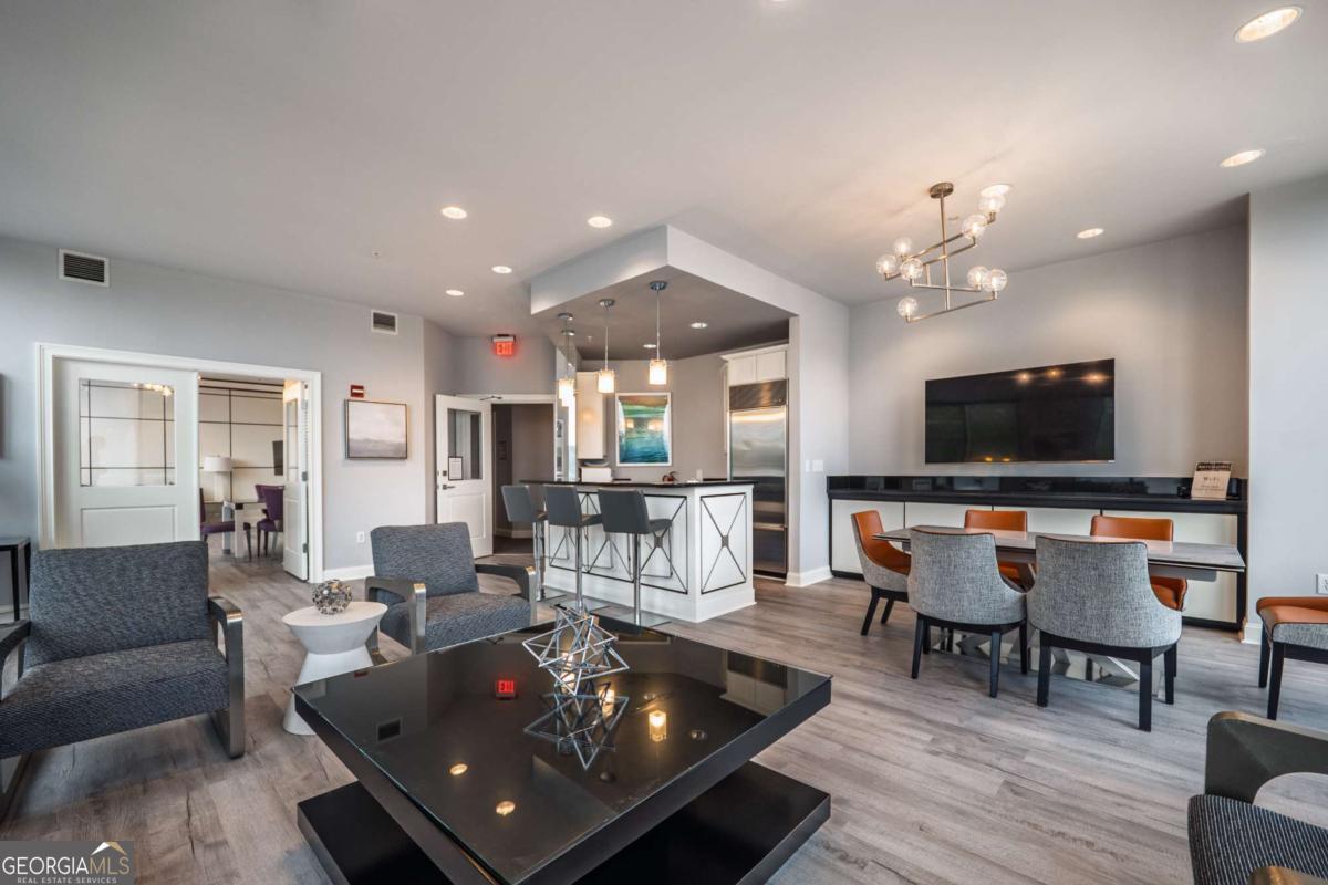 2828 Peachtree Road NW Atlanta GA 30305