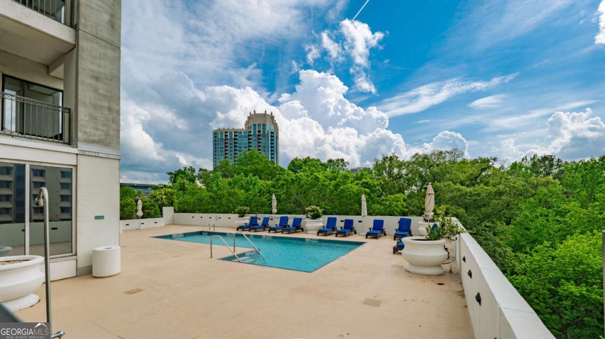 2828 Peachtree Road NW Atlanta GA 30305