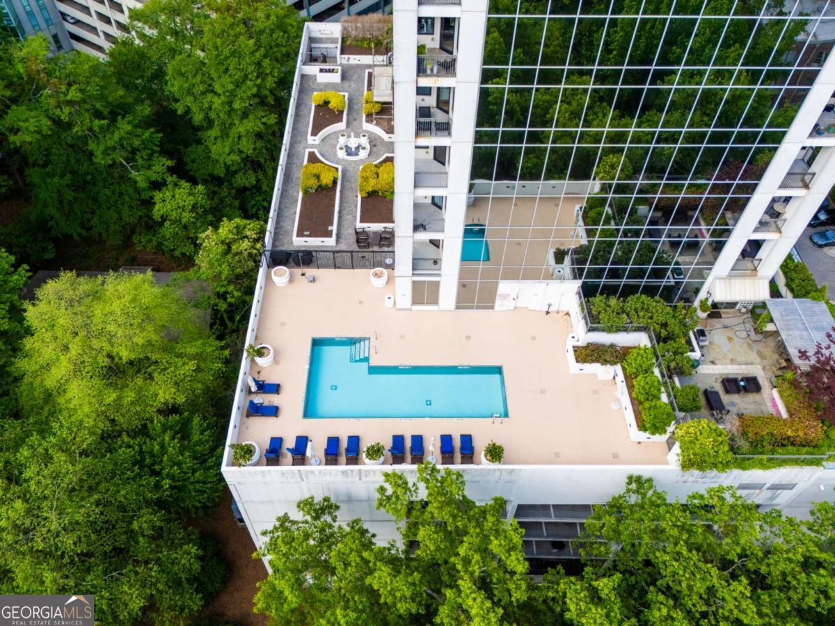 2828 Peachtree Road NW Atlanta GA 30305