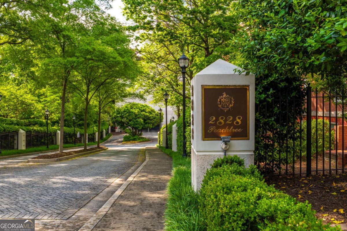 2828 Peachtree Road NW Atlanta GA 30305