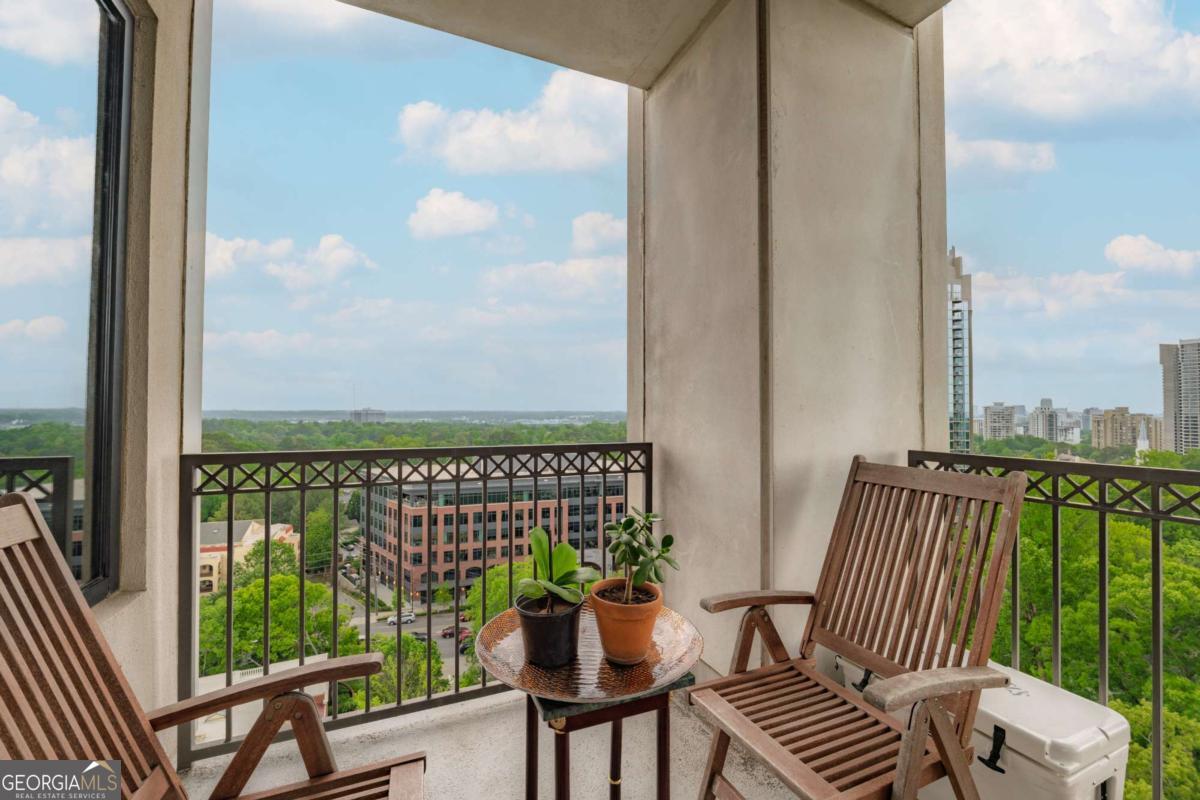 2828 Peachtree Road NW Atlanta GA 30305