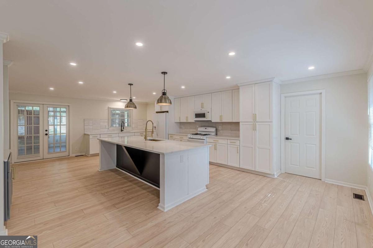 3121 Cascade Road SW Atlanta GA 30311
