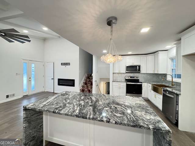 2045 Pine Oak Drive SW Atlanta GA 30310
