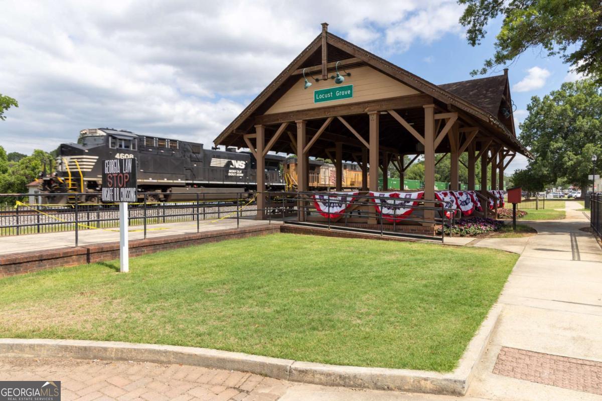 310 Chattahoochee Circle Locust Grove GA 30248