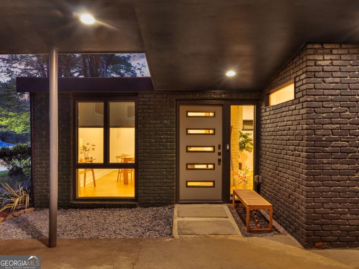 671 Clover Street SW Atlanta GA 30310