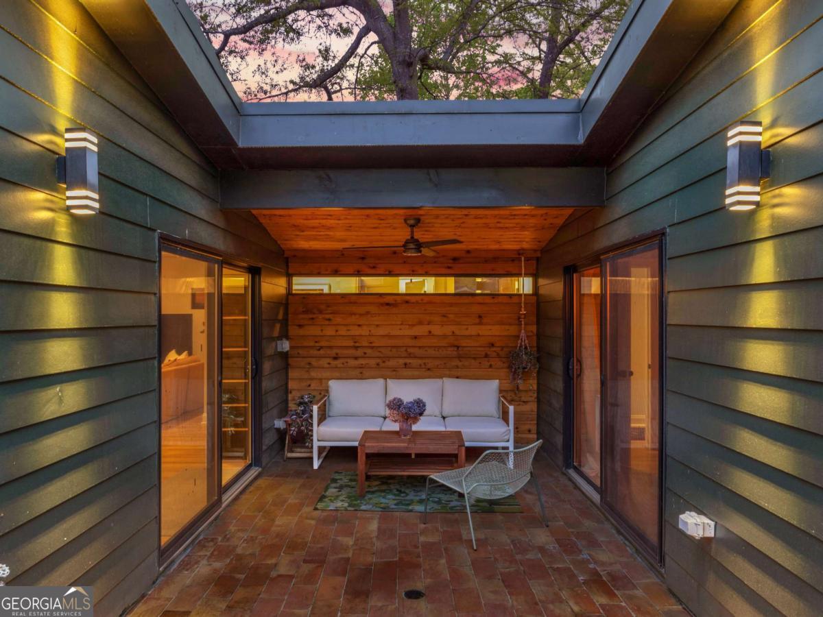 671 Clover Street SW Atlanta GA 30310