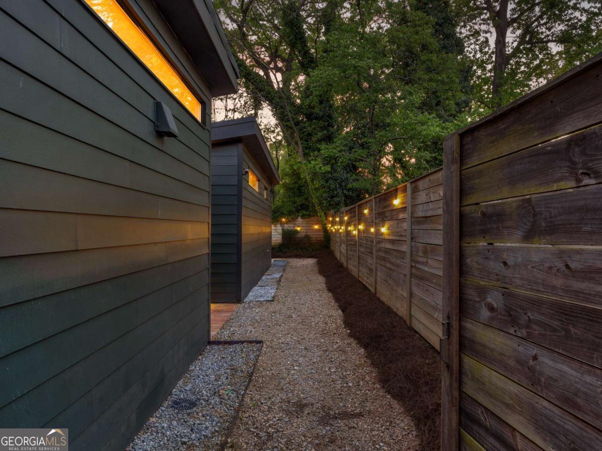 671 Clover Street SW Atlanta GA 30310