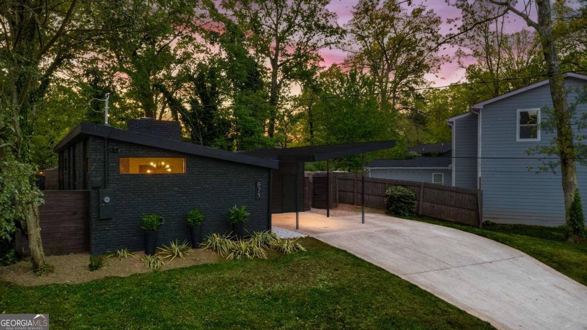 671 Clover Street SW Atlanta GA 30310